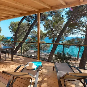 https://pine-beach-pakostane-mobile-homes.hotelinzadar.com